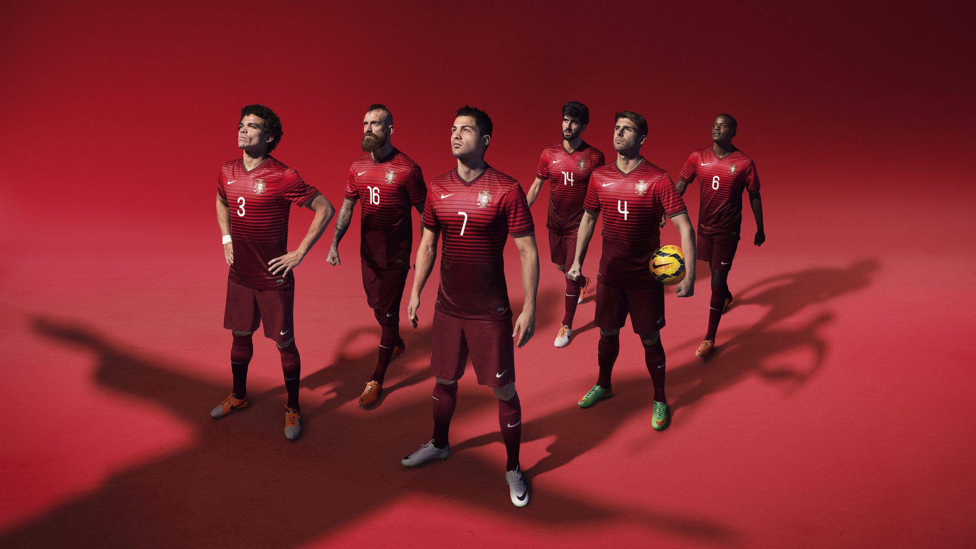 中国足球青少年训练基地配备智能跑动追踪系统，全国青少年足球训练营